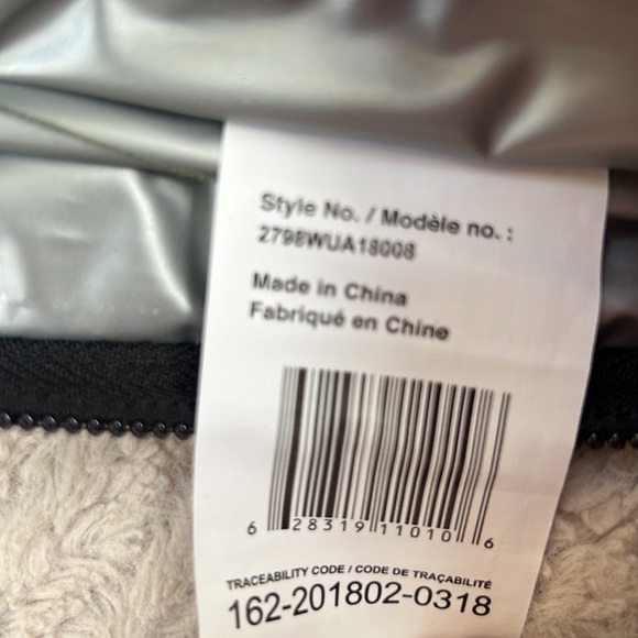 Ozark Trail 50-can thermal tote bag New with tags, green with black trim - Picture 9 of 16